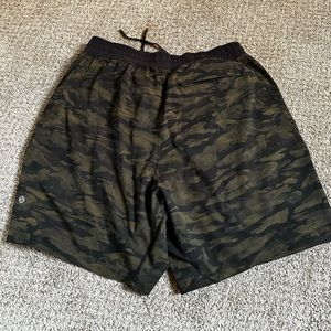 Lululemon Mens Current State Shorts / Swim Trunks (Camo)